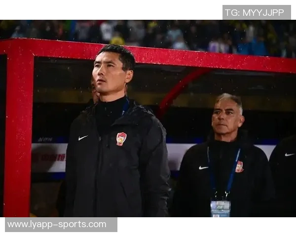 邵佳一在家看电脑时惊现700多条信息不知官宣时机何在