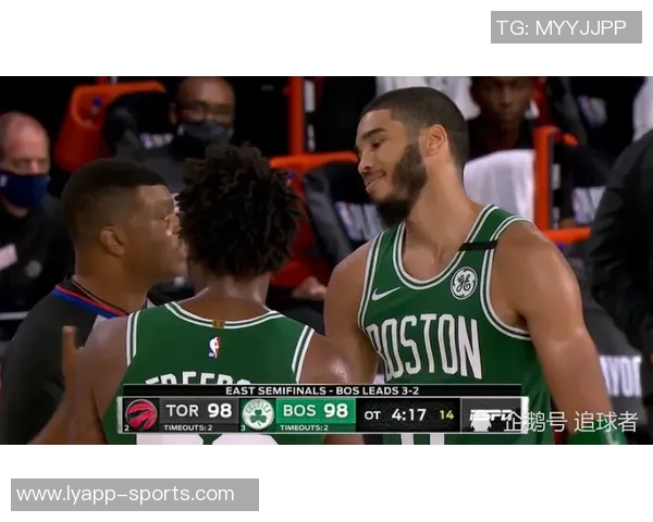 老哥你又胖了美记与绿军传奇安东尼沃克合影引发热议