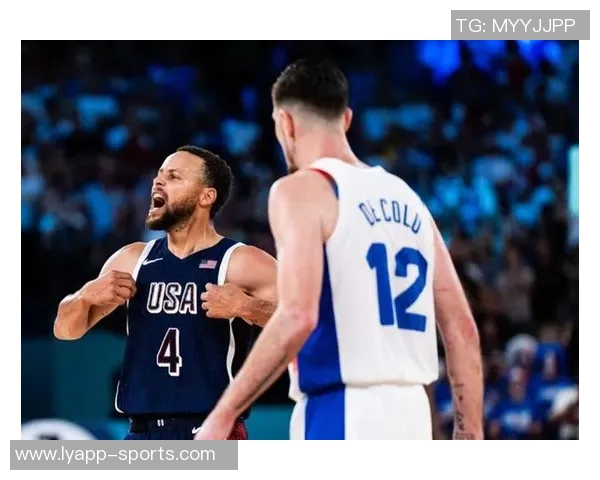 库里半场表现抢眼7投5中贡献14分2助攻三分球命中率高达60成为全队得分王